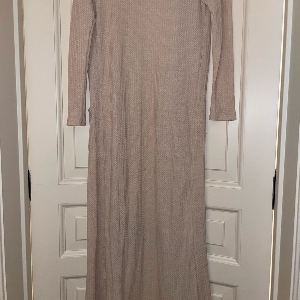 Long Chic Tan Cardigan w/ Pockets